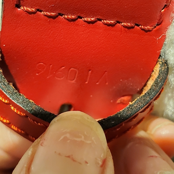 ✅✅✅SOLD✅✅✅ AUTHENTIC LOUIS VUITTON SAC DE'PAULE IN EPI RED - Picture 15 of 15